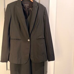 Ann Taylor Black Three-Piece Suit – Blazer, Sheath Dress & Pants (Size 2)